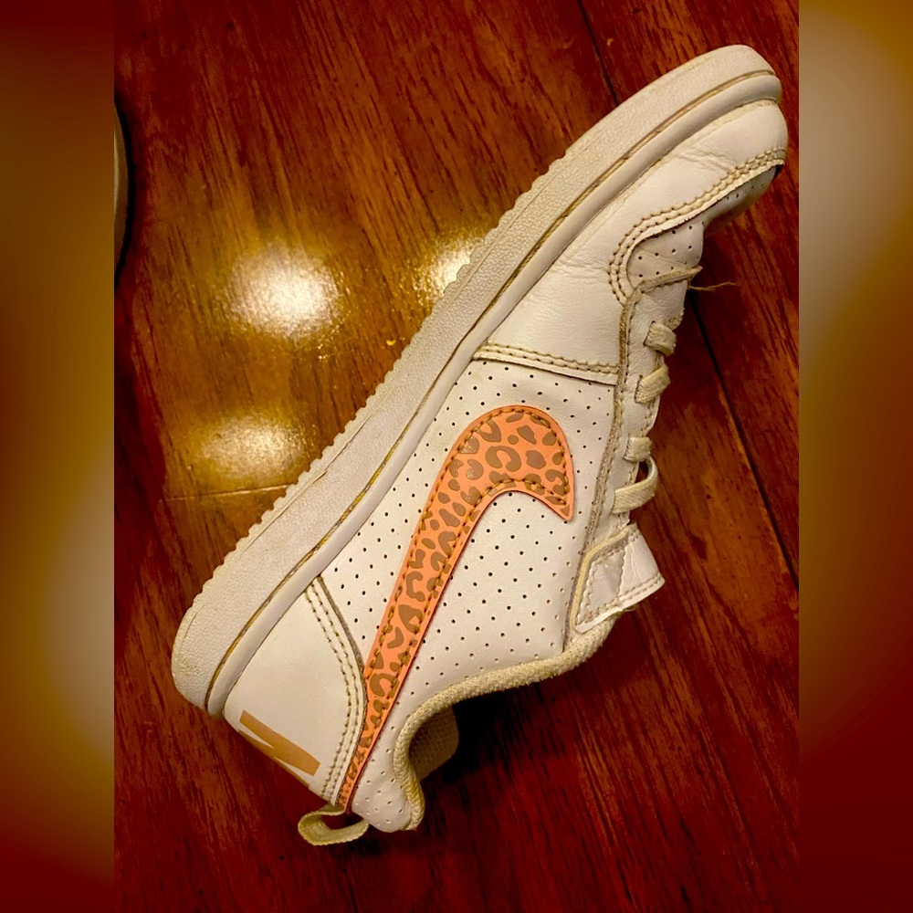 Kids Nike size 2Y